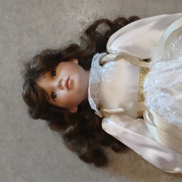 Vintage Porcelain doll with stand - Picture 2 of 4
